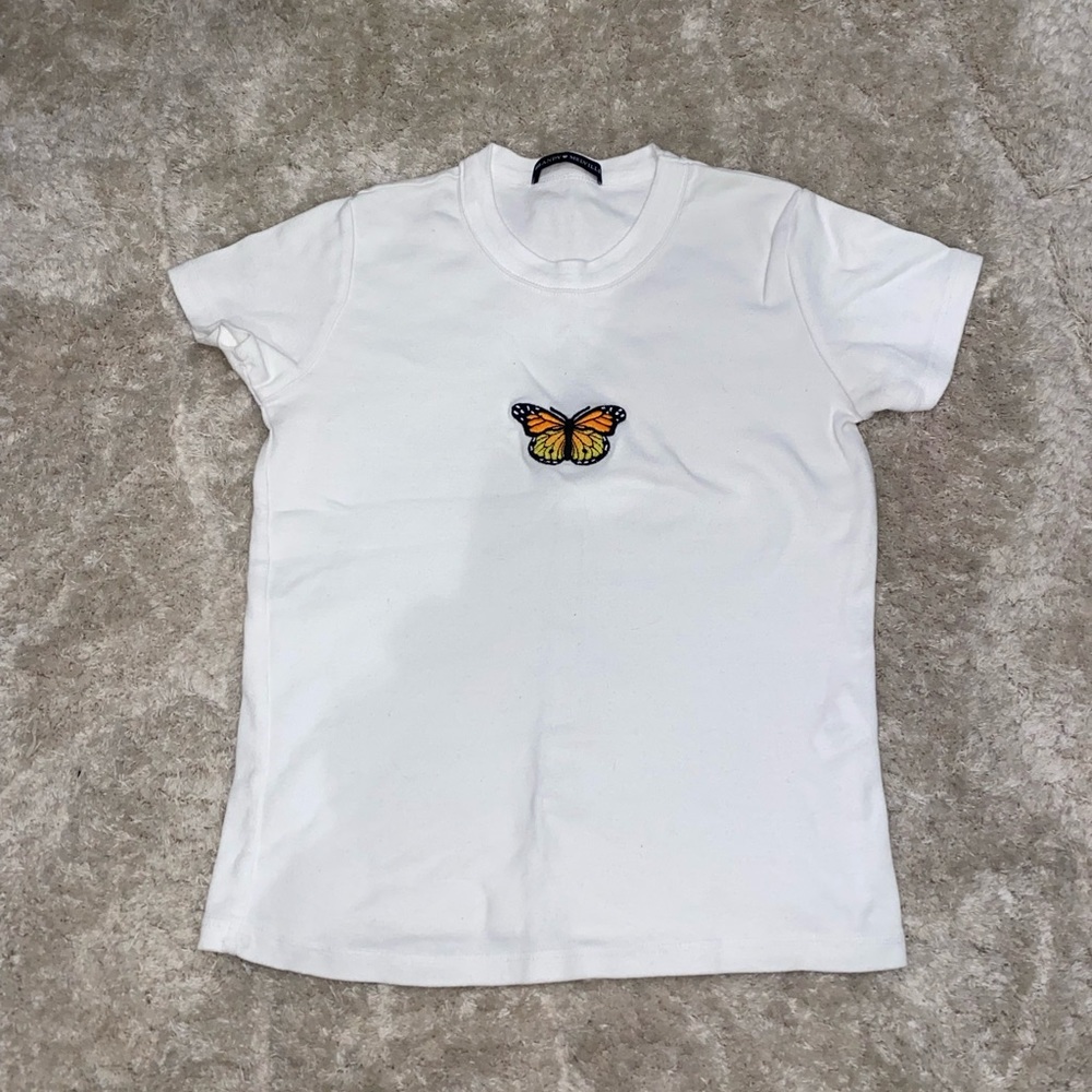 Brandy Melville butterfly crop top!! Size small white shirt with butterfly patch